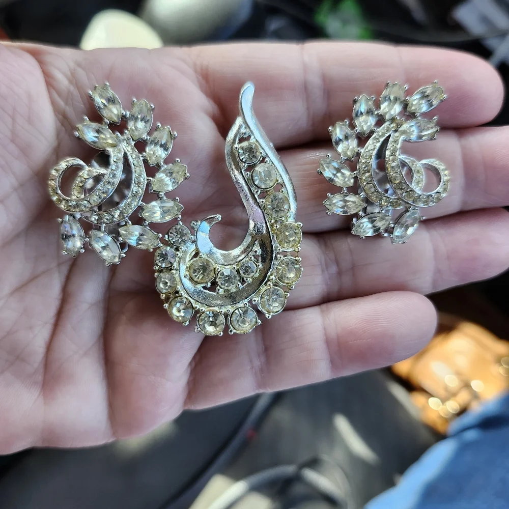 Vintage Swirl Rhinestone Brooch & Earring Demi Set clear silver tone *read - Picture 7 of 15